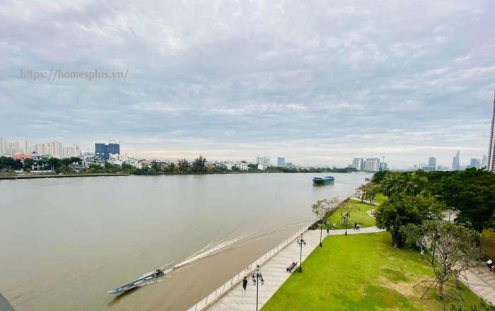 Bán căn hộ 1 phòng ngủ Vinhomes Central Park tòa Central 2 layout rộng, view sông