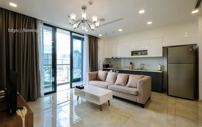 Cho thuê căn hộ 2 phòng ngủ Vinhomes Golden River tòa Aqua 1 vòng cung view LM81