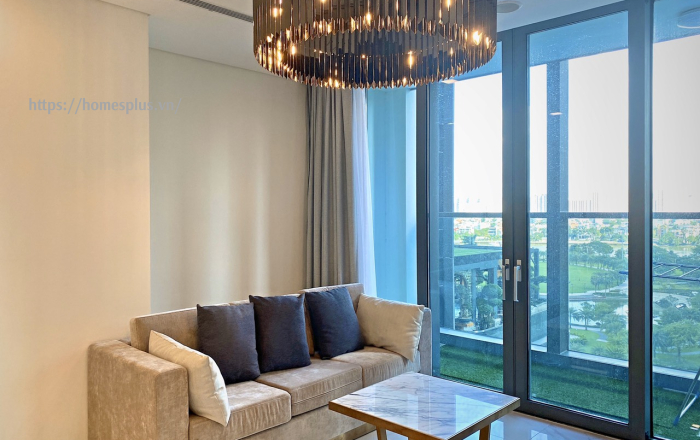 Cho thuê căn hộ 2 phòng ngủ Landmark 81 nội thất đẹp, view hồ bơi