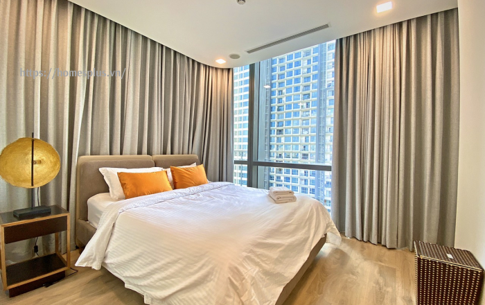 Cho thuê căn hộ 2 phòng ngủ Landmark 81 nội thất đẹp, view hồ bơi