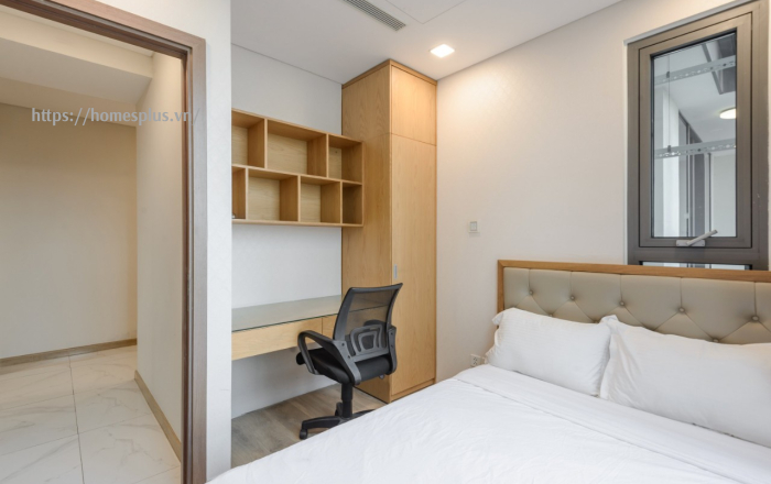 Cho thuê căn hộ 3 phòng ngủ Landmark 81 vòng cung, view hồ bơi, công viên