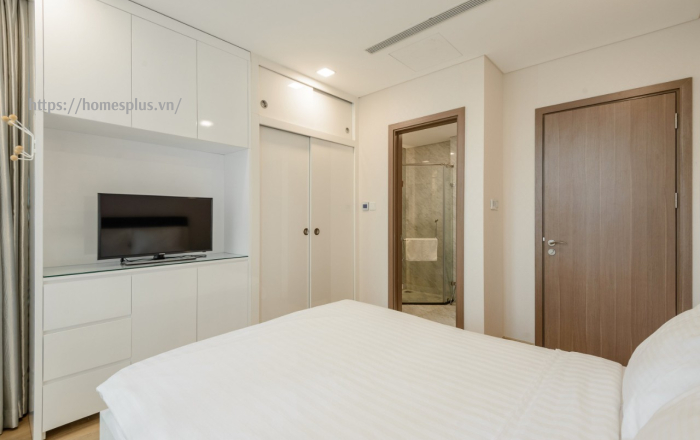 Cho thuê căn hộ 3 phòng ngủ Landmark 81 vòng cung, view hồ bơi, công viên