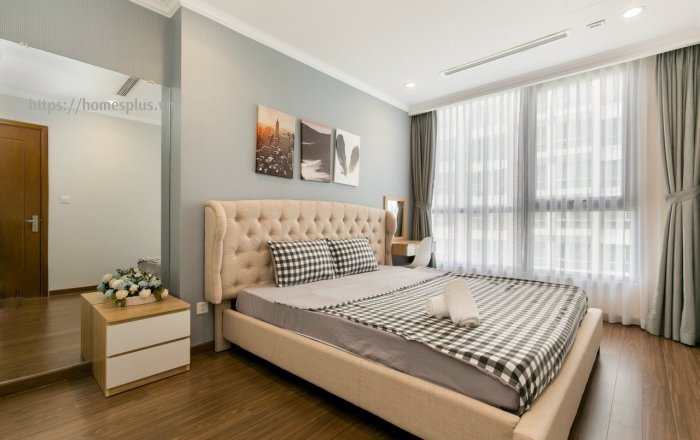 Cho thuê căn hộ 1 phòng ngủ Vinhomes Central Park toà Landmark 5 view sông thoáng mát
