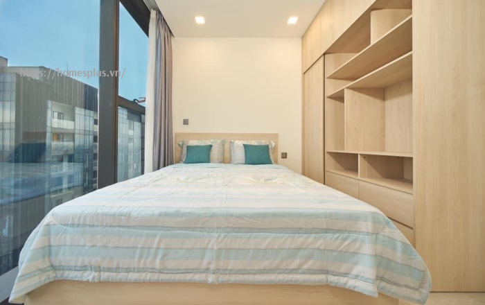 Cho thuê căn hộ toà Aqua 3 Vinhomes Golden River 2 phòng ngủ view trực diện Landmark 81