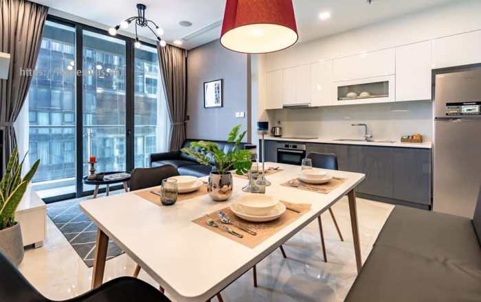 Cho thuê căn hộ 2 phòng ngủ Vinhomes Golden River nội thất xinh toà Aqua 1 view sông 