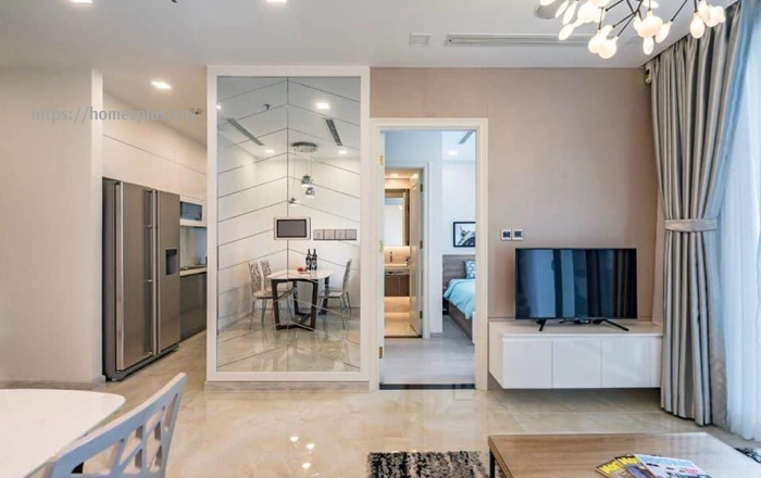 Cho thuê căn hộ 2 phòng ngủ Vinhomes Golden River toà Aqua 2 view hồ bơi thoáng mát