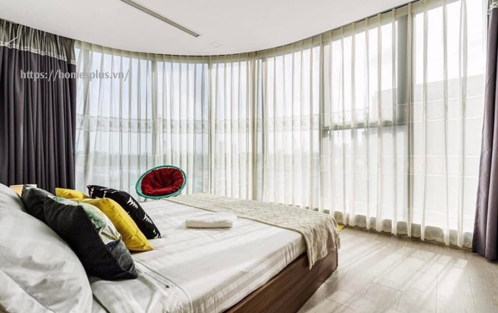 Cho thuê căn hộ 3 phòng ngủ Vinhomes Golden River vòng cung toà Aqua 4 