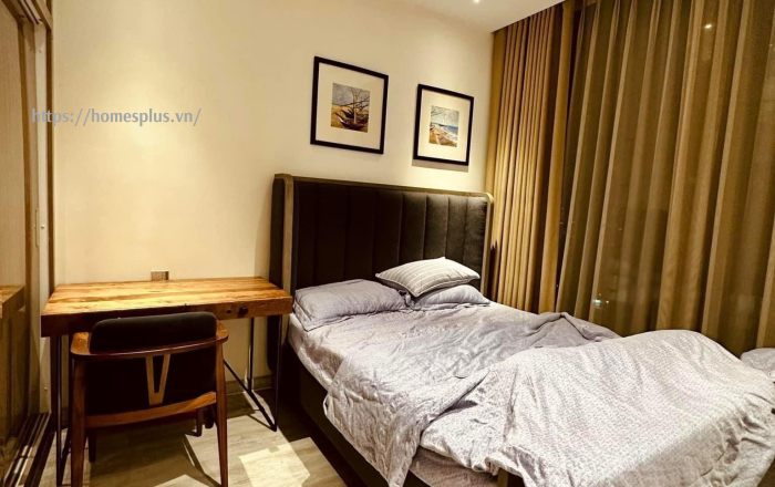 Cho thuê căn hộ 3 phòng ngủ Vinhomes Golden River toà Aqua 2 layout đẹp view sông