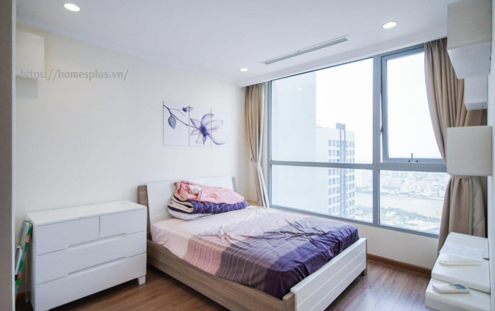 Cho thuê căn hộ 2 phòng ngủ toà Landmark 3 Vinhomes Central Park view trực diện sông