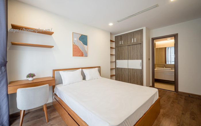 Cho thuê căn hộ  Vinhomes Central Park 2 phòng ngủ diện tích 91m2 view sông