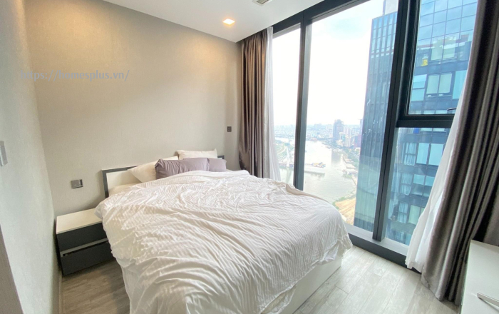 Bán căn hộ 2 phòng ngủ view sông toà Aqua 2 Vinhomes Golden River